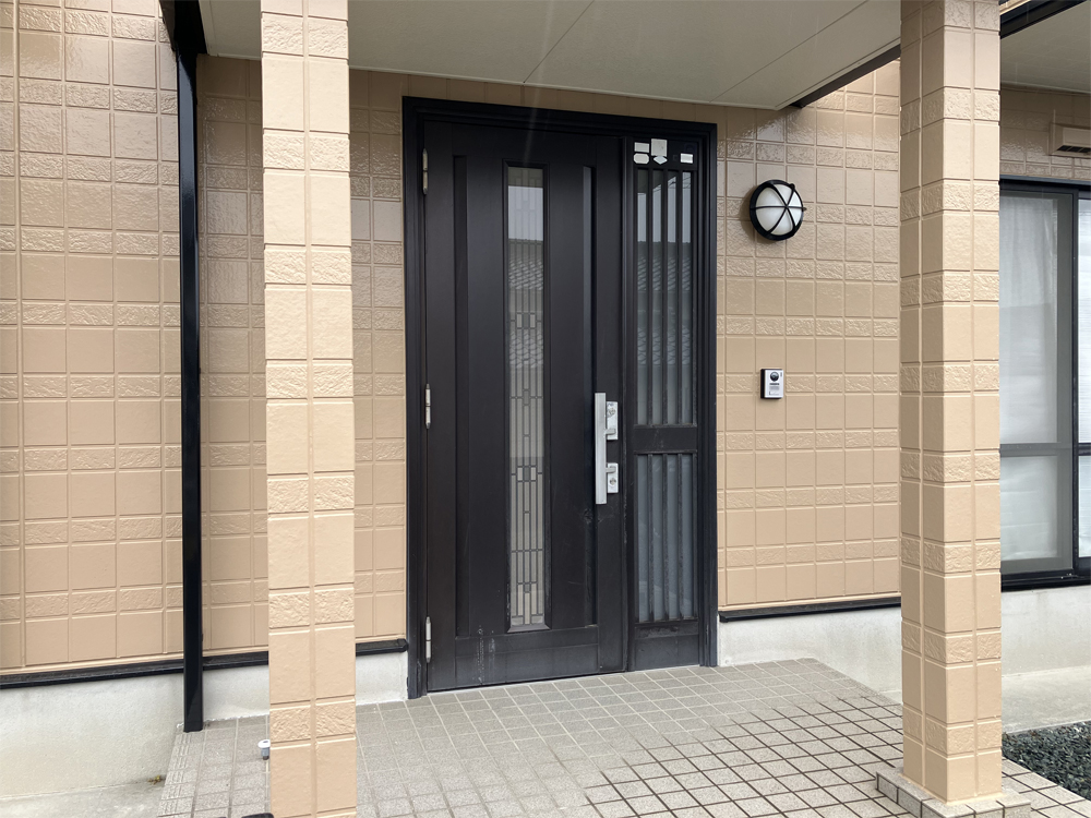 玄関ドア取替え_施工前の写真